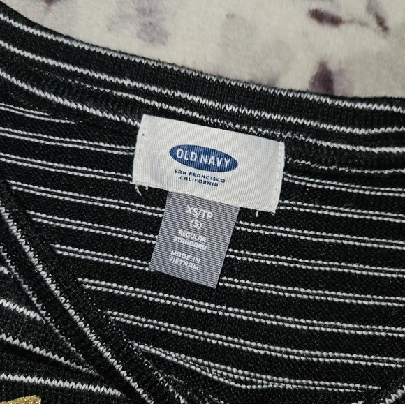 ⚠️Free bundle item- striped shirt - Picture 3 of 7